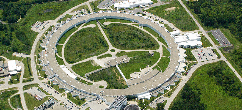 The ring-shaped Advanced Photon Source experiment hall at Argonne National Laboratory